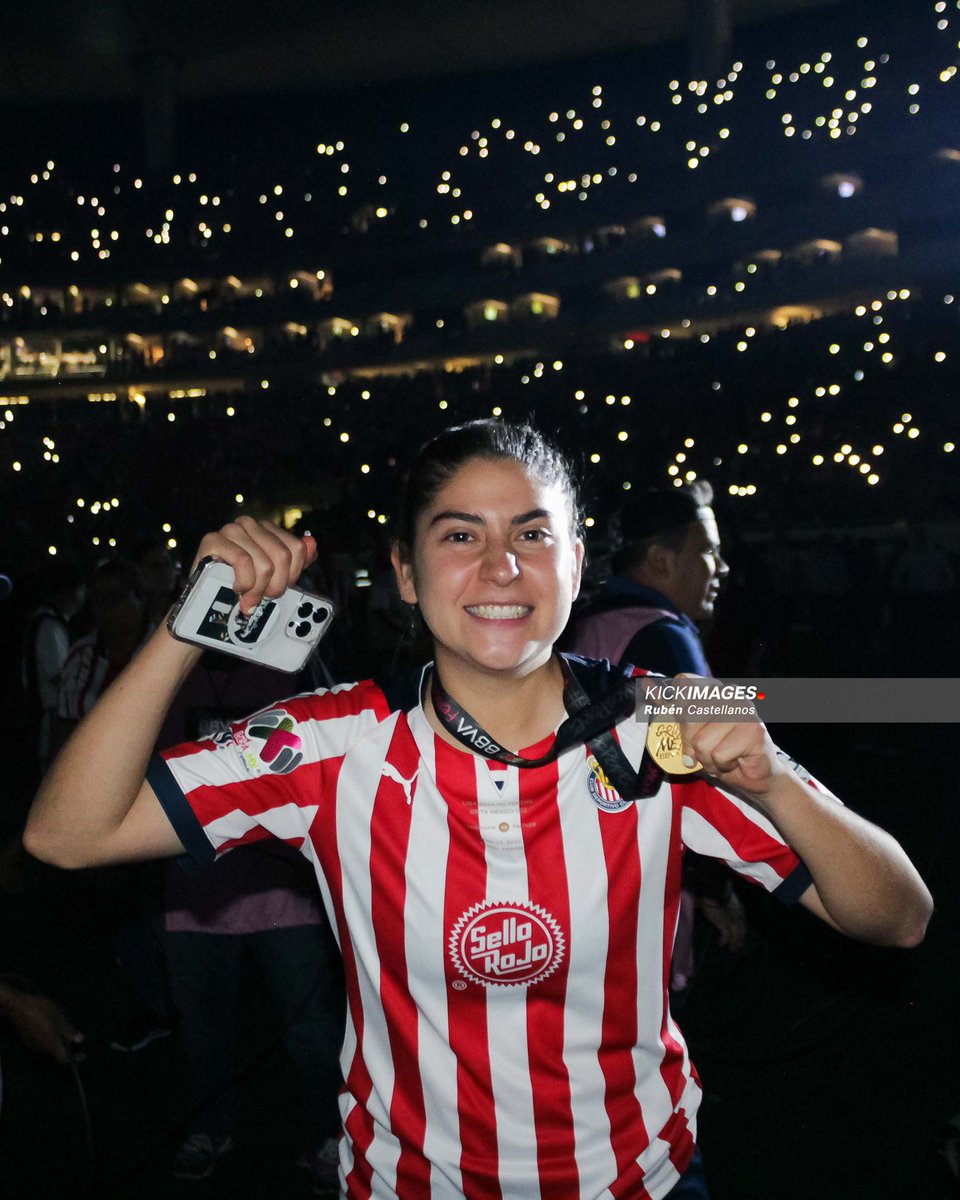 kickimages's tweet photo. ¡Campeonas del Torneo Clausura 2022 de la @LigaBBVAFemenil! 

@ChivasFemenil consigue su segundo título en su historia 🏆🏆

#LigaBBVAMXFemenil #VamosPorEllas https://t.co/lBXLzwEu2h