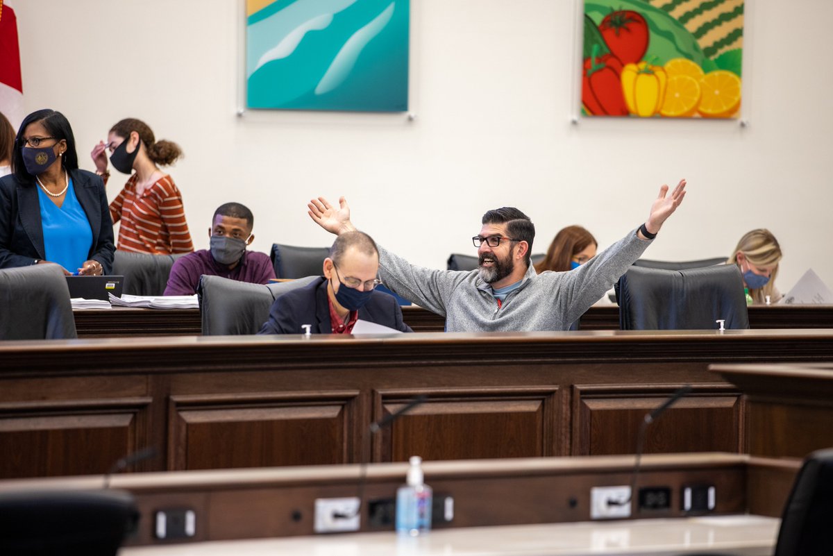 FLSenate's tweet photo. Today we honor the service of @SenMannyDiazJr - Thank you Senator Diaz! https://t.co/3d5eL0Eo8s