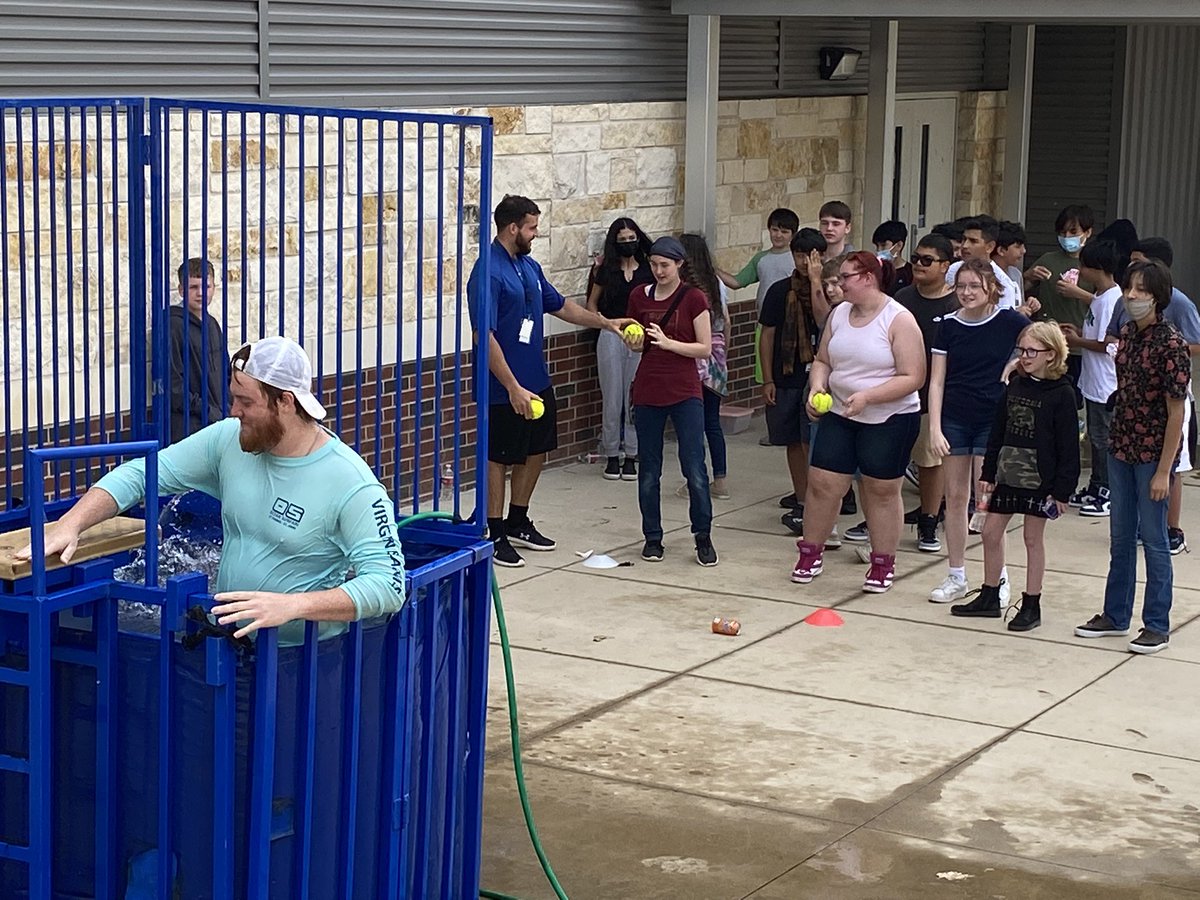ap_jms's tweet photo. PBIS Student Celebration @Jarrell_ISD @jarrell_ms 

Great fun with the kids!! https://t.co/MGMh1Zz6cj