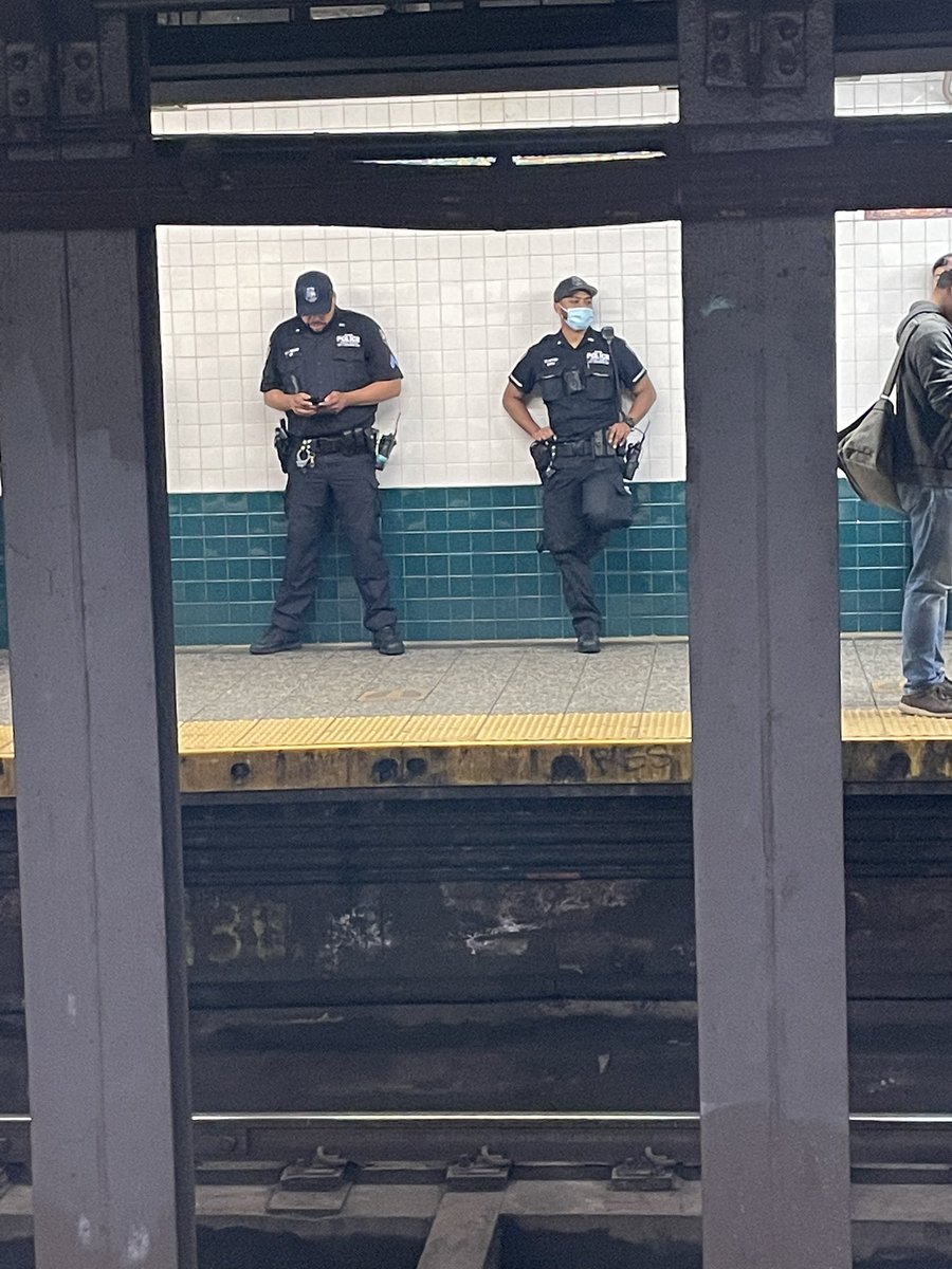 yarnarchitect's tweet photo. @NYCMayor Canal st N/Q platform. Been watching him on his phone for 5 minutes https://t.co/sEDWz111fv