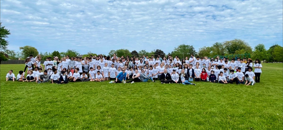 Ms.Dahmer'sVoyagers (@dahmergg123) on Twitter photo All of <a href="/GlenGroveSchool/">GlenGroveSchool</a> 5th grade following the tug of war tournament. Thank you again <a href="/wbggpta/">WBGGPTA</a> <a href="/Glen_Grove_PE/">Glen Grove PE</a> and all parent volunteers for making today possible #GlenGroveD34 🐊 All of <a href="/GlenGroveSchool/">GlenGroveSchool</a> 5th grade following the tug of war tournament. Thank you again <a href="/wbggpta/">WBGGPTA</a> <a href="/Glen_Grove_PE/">Glen Grove PE</a> and all parent volunteers for making today possible #GlenGroveD34 🐊