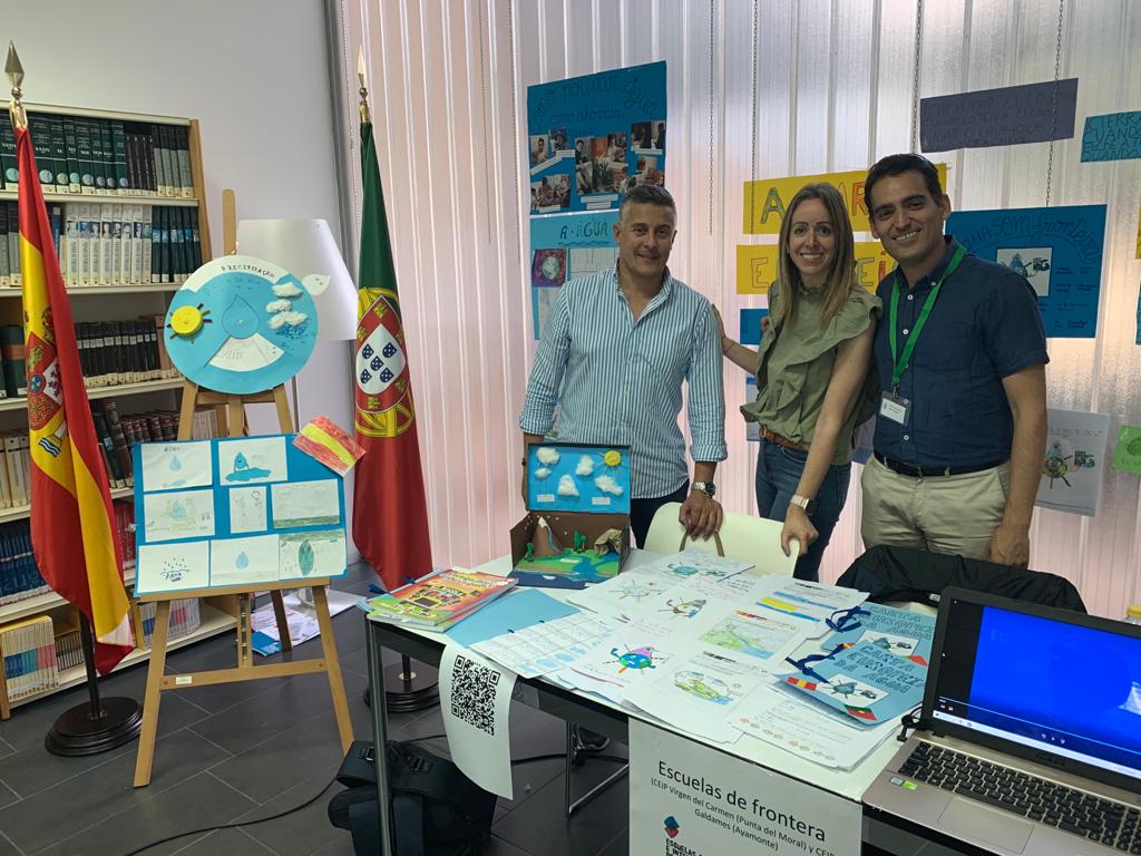 Los CEIPs "Virgen del Carmen" de Punta del Moral y "Galdames" de Ayamonte participan en la #feriaplurihuelva con su Proyecto Hispano-Luso Escuelas Fronterizas  
<a href="/Pluri_Huelva/">Plurilingüismo Huelva</a> <a href="/cepdehuelva/">cephuelva</a> <a href="/cepbollullos/">CEP Bollullos Valverde</a> <a href="/ceparacena/">CEP Aracena</a>