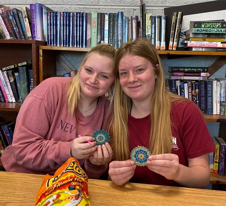 CentralCSD's tweet image. Central students made paint with diamonds key chains in today’s “Find Your Zen” session!