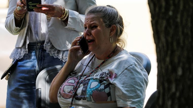 Louise Jupe (@louisejupe) on Twitter photo news.sky.com/story/texas-sh…
Texas shooting: 14 children and one teacher killed in primary school shooting
<a href="/POTUS/">President Donald J. Trump</a> DO SOMETHING! news.sky.com/story/texas-sh…
Texas shooting: 14 children and one teacher killed in primary school shooting
<a href="/POTUS/">President Donald J. Trump</a> DO SOMETHING!