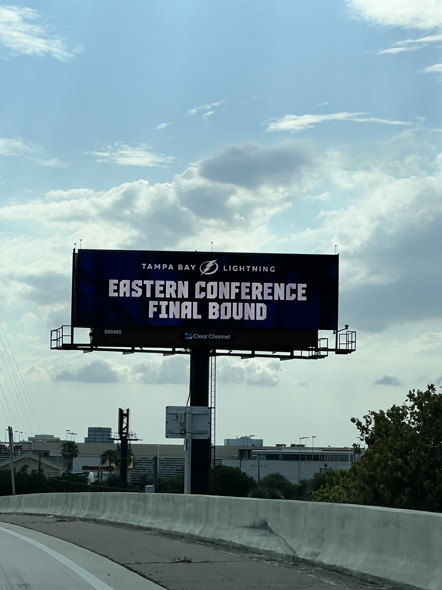 ThePaulDriscoll's tweet photo. Oh, the delightful things you’ll see off 275.

#GoBolts https://t.co/jA1w712Sfp