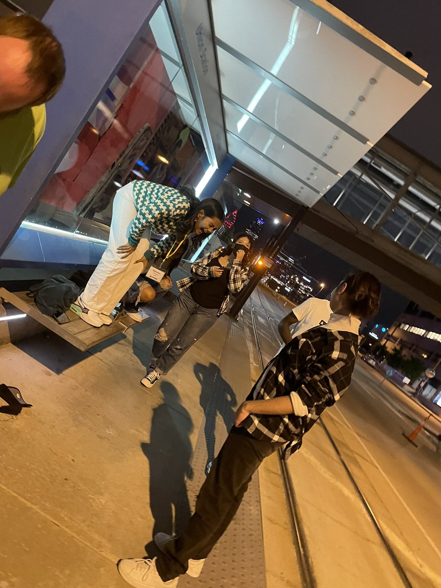 _FeedMePi's tweet photo. @MacDoesDI @escaperoomkc @MacArthurCards @GiftedAAIrving @IDODI Then they saw a fountain… and a mouse. https://t.co/KzUdEeW8ow