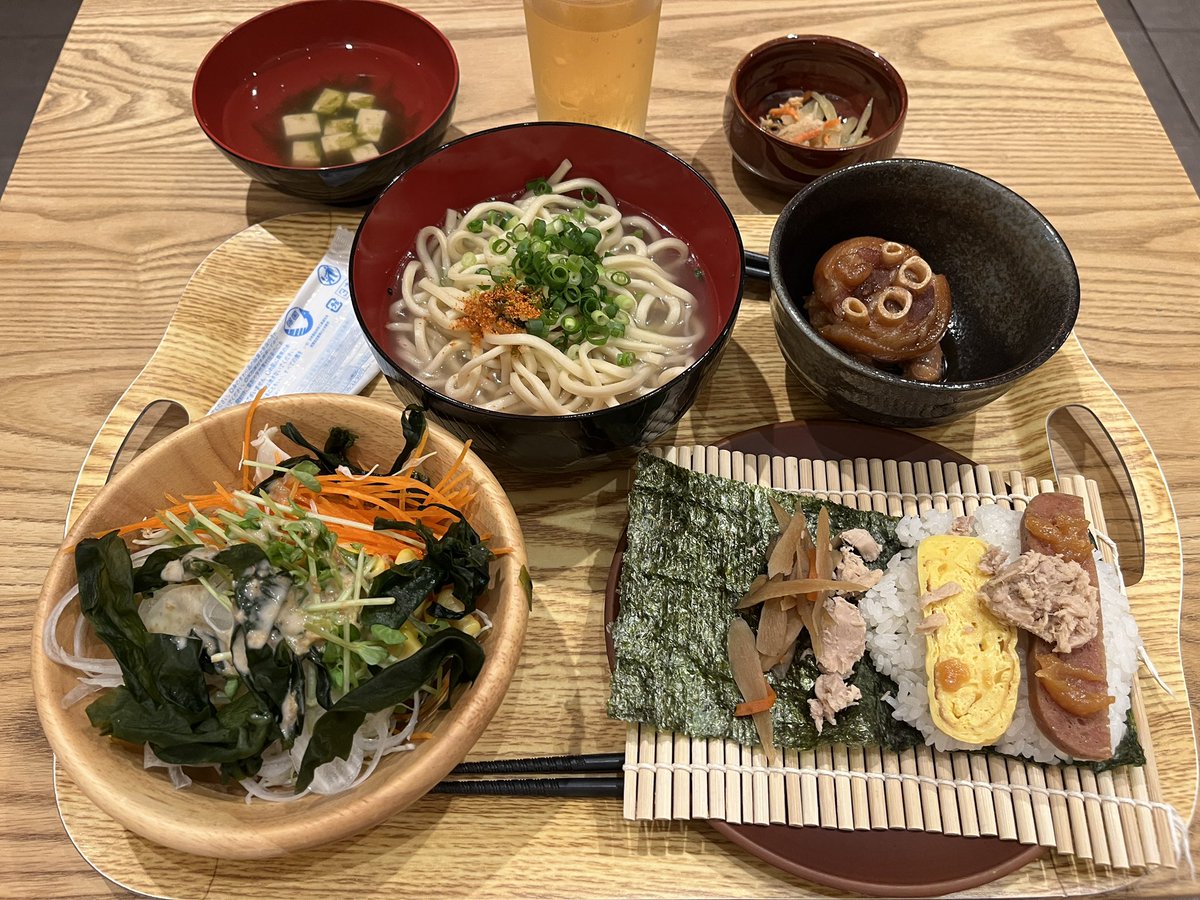 dameotrip's tweet photo. おはようございます。
今日も最高の一日にします！
ポータマのある朝食
#朝　#ビジホ　#出張　#沖縄 https://t.co/UHvBlKajwh