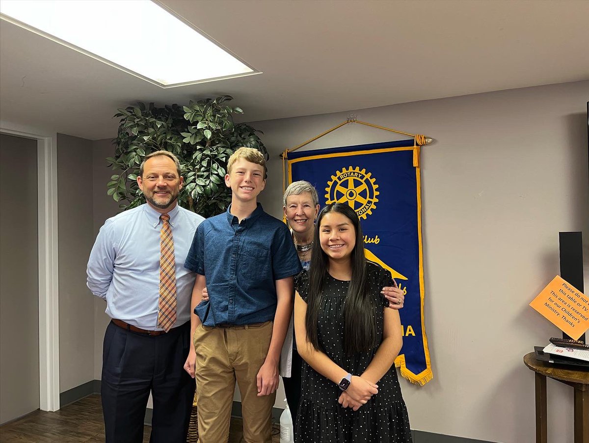 CampobelloCathy's tweet image. Always good when you can recognize and encourage young people! #RYLA#Rotary#7750 @LHSFlynn @Chapman_High @AndrewCMcMillan @erskinecollege @spartanburgone #4WayTest