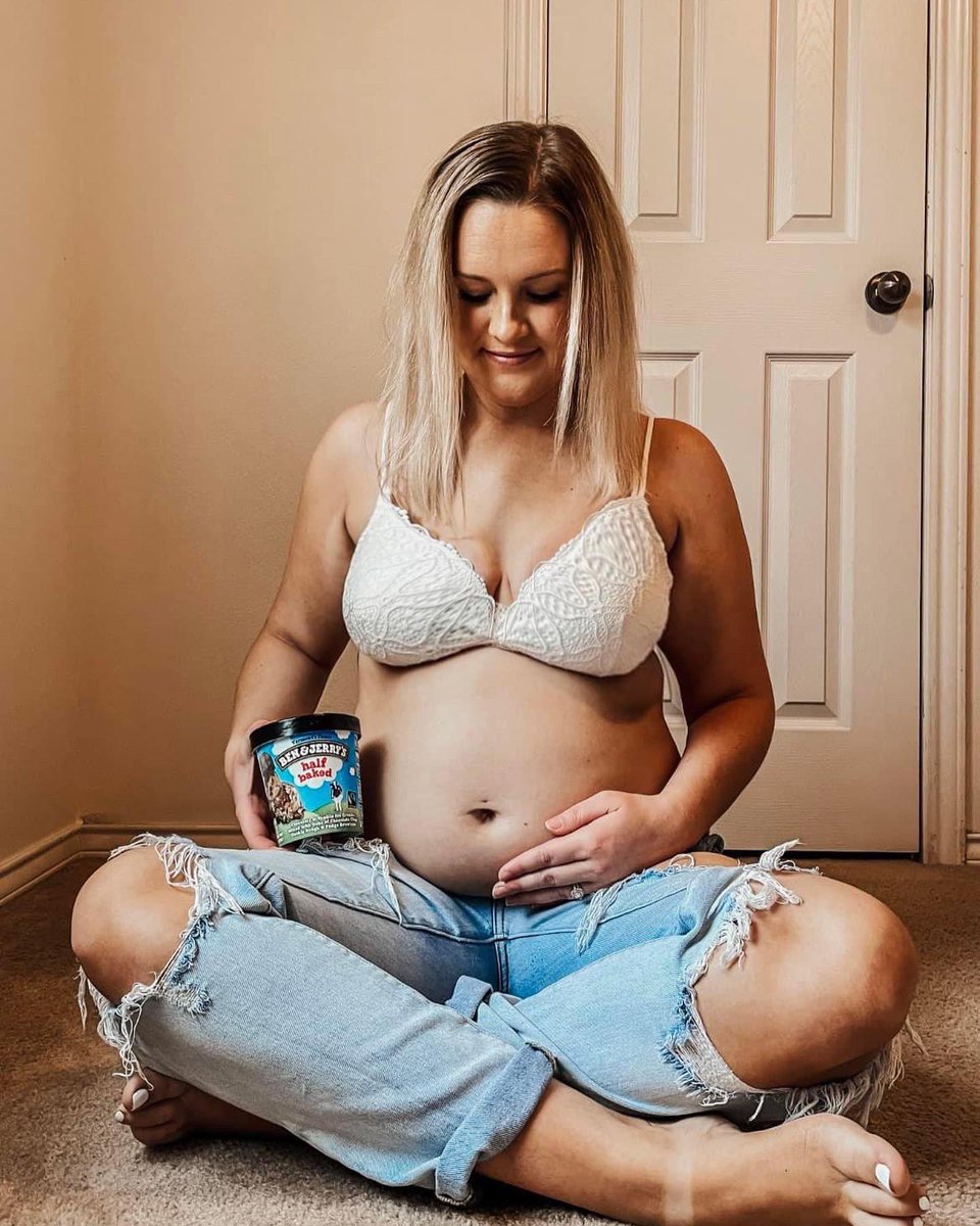lkayla50's tweet photo. 20 weeks 💕 https://t.co/iH6e2KFINg