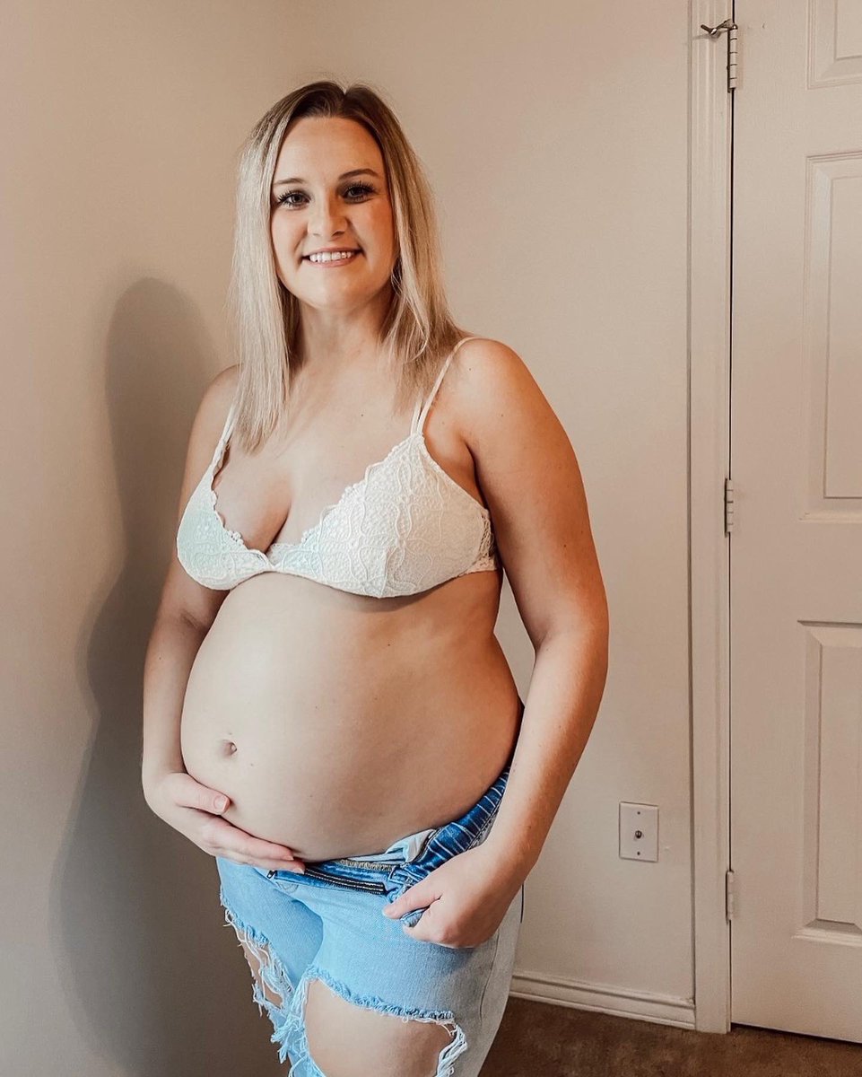 lkayla50's tweet photo. 20 weeks 💕 https://t.co/iH6e2KFINg