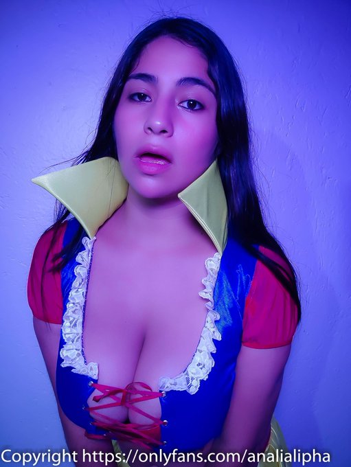 1 pic. Quieres ser mi príncipe azul ??????
Si quieres ver más Suscribete a mi onlyfans
https://t.co/Mp31tWeFwM
https://t