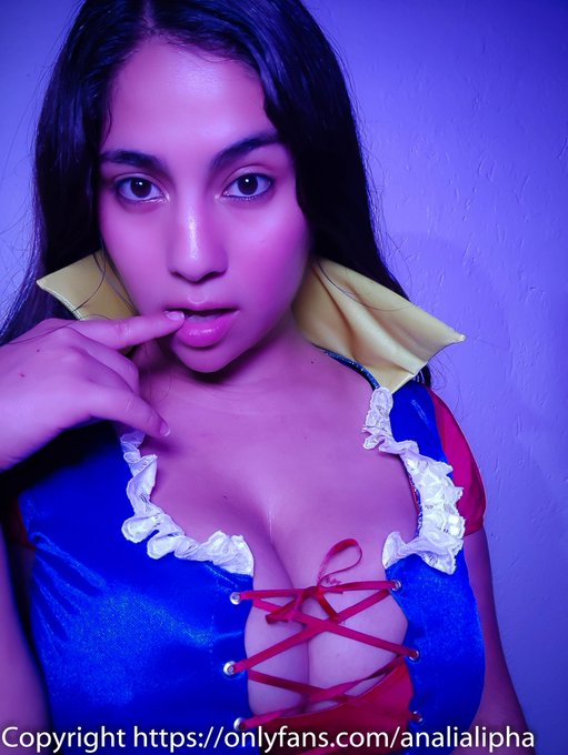2 pic. Quieres ser mi príncipe azul ??????
Si quieres ver más Suscribete a mi onlyfans
https://t.co/Mp31tWeFwM
https://t