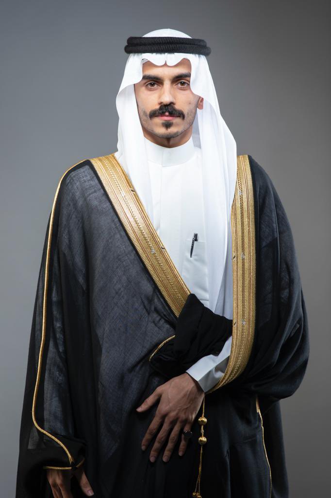 alrowsaan's tweet photo. نتقدم بالتهنئة للدكتور / سلمان بن نايف الروسان لتخرجه من كلية الطب بجامعة الامير سطام https://t.co/Zfnd9Z6N8e