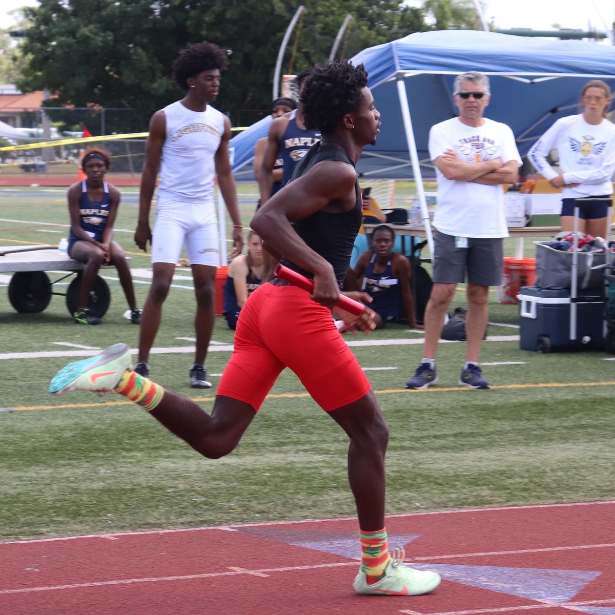 Still looking for a home I run the 400m (51.70pr main event) I’m down to run any event‼️ fl.milesplit.com/athletes/59649…