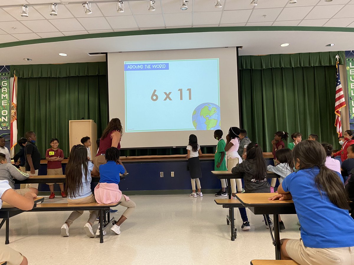 leithteach's tweet photo. 3rd grade Multiplication Bee! @ParksideProud #TeamMario https://t.co/mJFWEyz34k