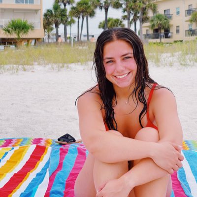 Tay 🌻 tweet media