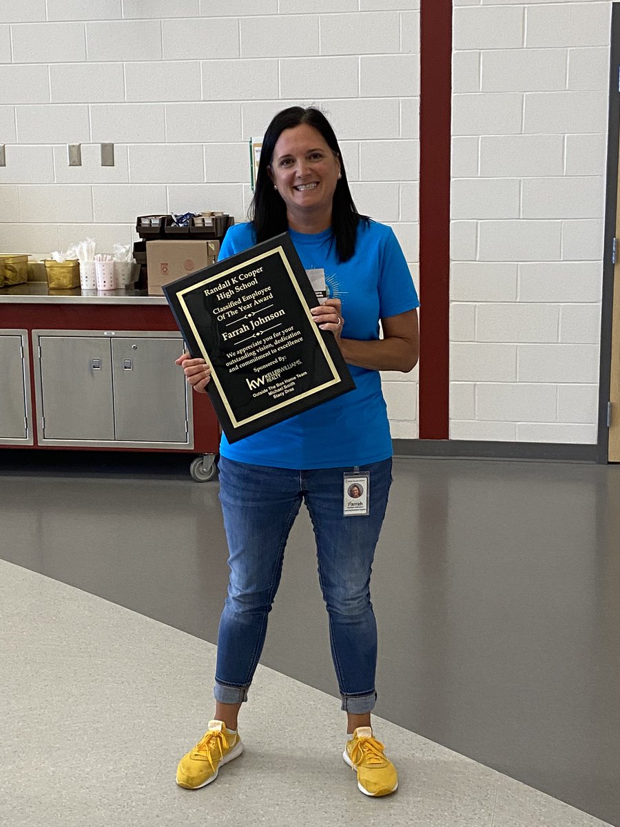 RCHS_Jaguars's tweet photo. Congrats to Farrah Johnson on being named Cooper HS Classified Employee of the Year!   Farrah goes above and beyond to help meet the needs of our students! 

This award is sponsored by Michael Smith and Stacey Droz Keller of Keller Williams and Aaron Bohn with TBF Mortgage. https://t.co/Y1NZHq2EU0