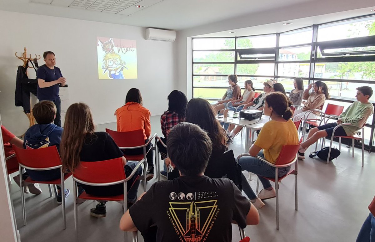 Belle journée pour nos collégiens citoyens #collegeRosaParks #Pouillon  au rassemblement départemental #CD40 #Francas accompagnés de Mme Vigneau AED. Au prg: rencontre avec un reporter de guerre, ateliers sur les dessins de presse, liberté d'expression et concert de clôture