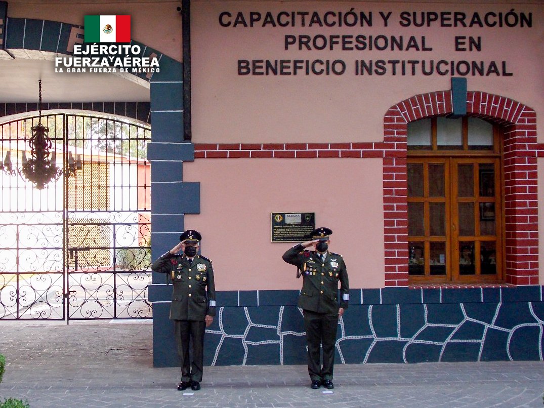 Defensamx1's tweet photo. Posesión al cargo y protesta de Bandera del Director del Centro de Estudios del Ejército y Fuerza Aérea #CEEFA en #Tacubaya, #CDMX.
#UnidosSomosLaGranFuerzaDeMéxico. https://t.co/TiAfjCBemo