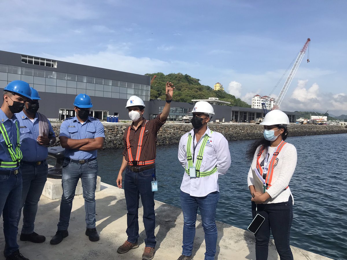 abdielmbatista's tweet photo. Junto con estudiantes de @umaritima aprendimos de primera mano de equipo técnico de @AMP_Panama parte de la infraestructura y métodos constructivos realizados del primer “home port” de Latinoamerica en el Pacífico. Agradecemos las atenciones en la Terminal de Cruceros de Amador. https://t.co/nu59Ao6ixH