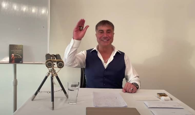 Sedat Peker de devreye girdi: 'Ben size neler anlatacağım neler!'
cmhr.yt/iiJA