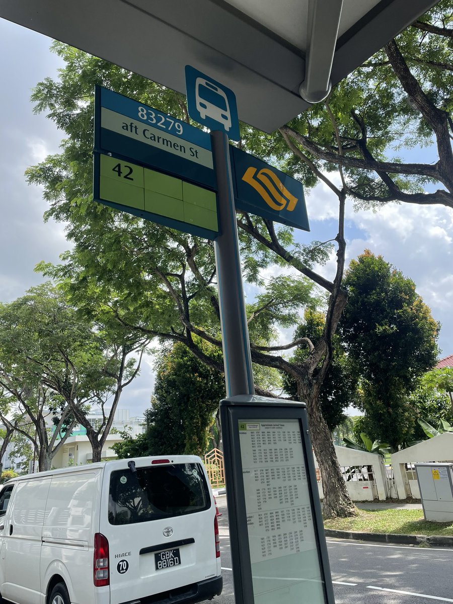 eeljuaeryung's tweet photo. Senseless drivers n parents who CHOOSE to park their cars AT n IN a bus stop while waiting for their kids!!😡😡they own the roads causing obstruction to other users?! Install cameras! @LTAsg @LTAtrafficnews #Fideliostreet #operaestate #operaestateprimarysch #LTA #trafficpolicesg https://t.co/AyqsYdaqAe