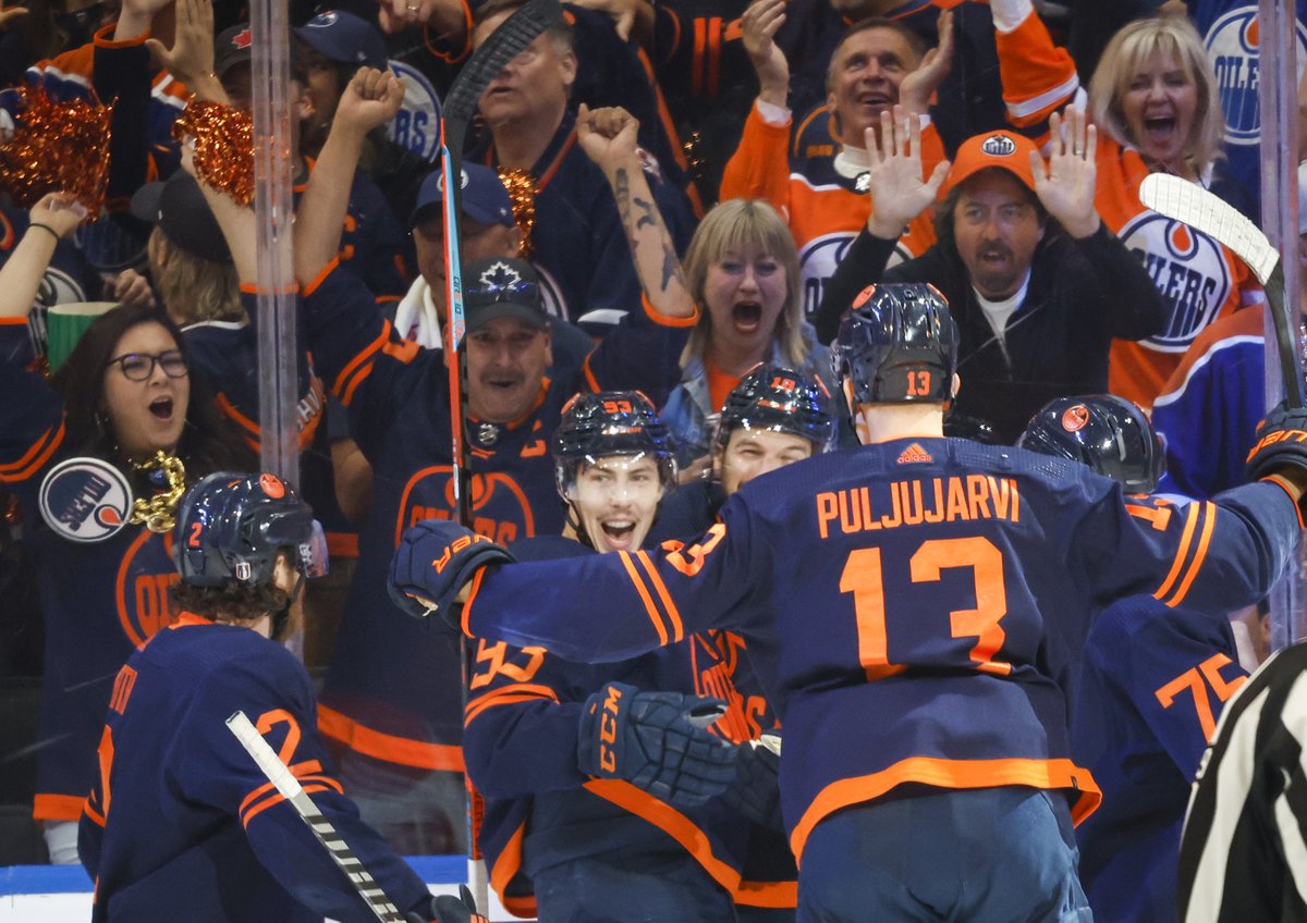 SNstats's tweet photo. Oilers win 5 straight home games in regulation vs the Flames for the first time in franchise history https://t.co/w00goHIJSF
