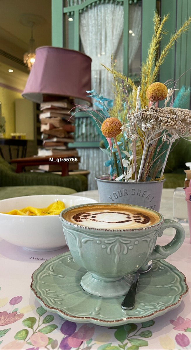 ✍️
.. 
إلى الذين استدرجوا قلوبنا
ثم رحلوا ببساطة 
إلى الذين مددنا لهم أيدينا لينهضوا
ثم قطعوها لنتألم وحدنا
إلى الذين تجاهلونا رغم محاولاتنا
المتكرره ثم تركونا على رف النسيان
عفا الله عنا وعنكم ..
مازالت الحياة تتجدد كل يوم
بلقاء من هم الأفضل والأجدر
#هـمسآت_نآبَضهـ ❤️