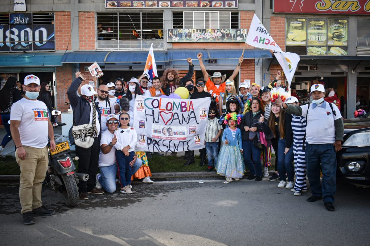 HeinerGaitan's tweet image. Desde Soacha, caminando este sueño que se llama COLOMBIA POTENCIA MUNDIAL DE LA VIDA.

¡Vamos carajo! ✊

#PetroPresidente #ElCambioEnPrimera
#VivirSabroso #FranciaVicepresidenta