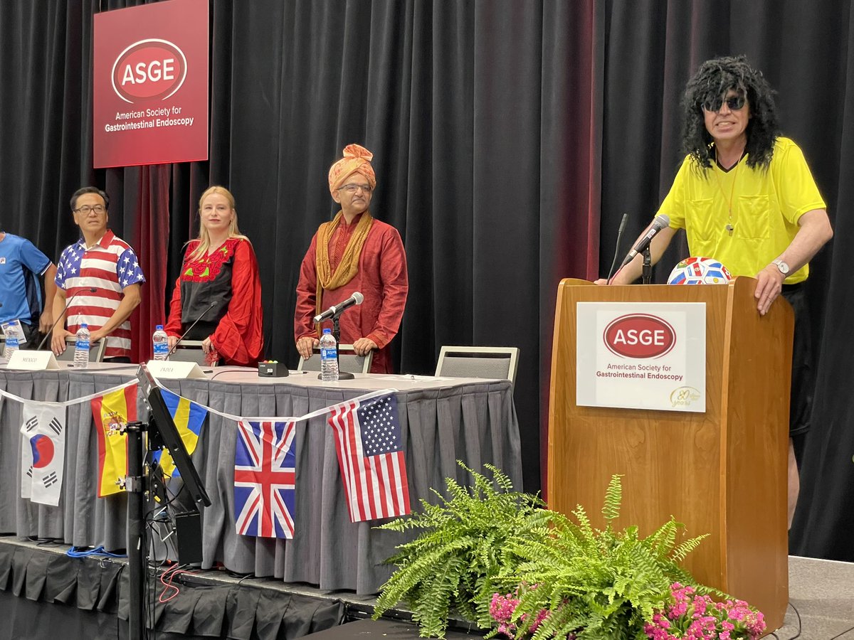 Grand finale #DDW2022 @ASGEendoscopy World Cup of Endoscopy. Representing Australia as a judge #australianwonderwoman. Congrats to all the presenters for their superstar video presentations @DrLakhtakia @DongWanSeo1 @kmergener @helmutmessmann @alejandronoble @NorioFukamiMD