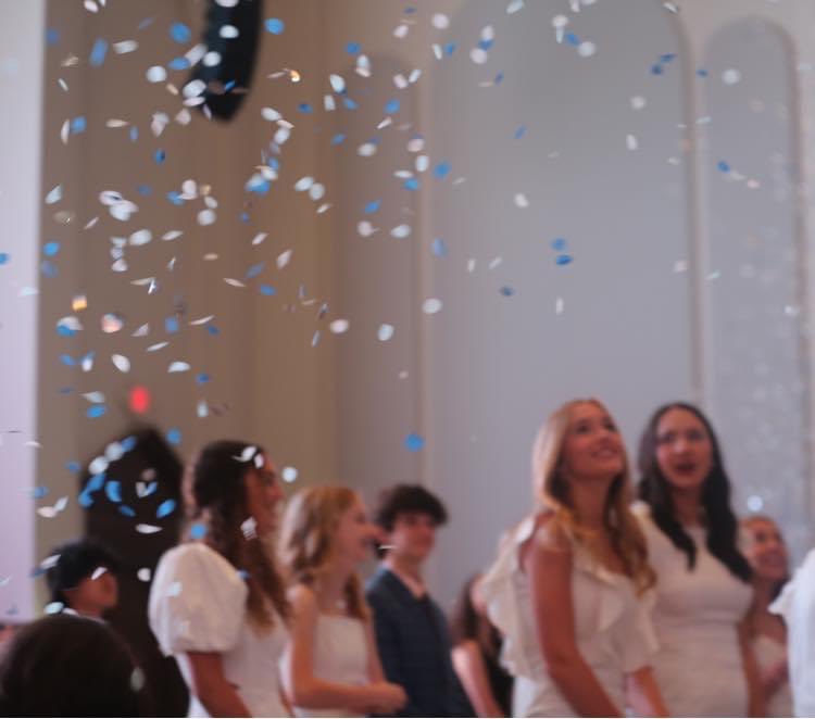 Oh, what a night! 💙🐊

#graduation #middleschool #yourfutureawaits #onceagatoralwaysagator #ilovegraceschool