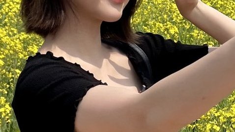 archiveforgel's tweet photo. #gaeul details 🍃🌿🌼 https://t.co/NEGjp3BEIB