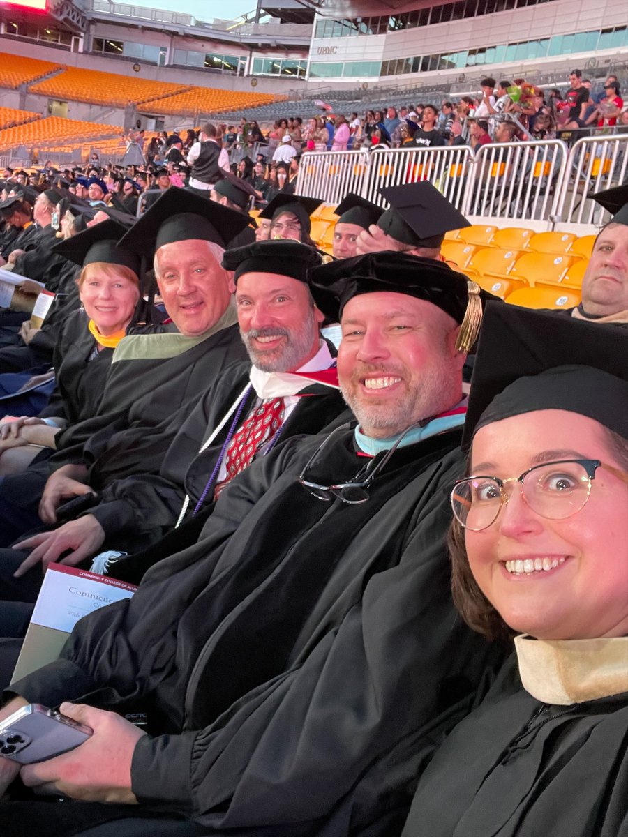 CCAC's tweet photo. Our faculty members were all smiles as we celebrated the graduates of the classes of 2020, 2021 and 2022 last week!
#CCACFaculty #CCACGrad #Congratulations 🎓 🎉 https://t.co/JaehcMRXhk