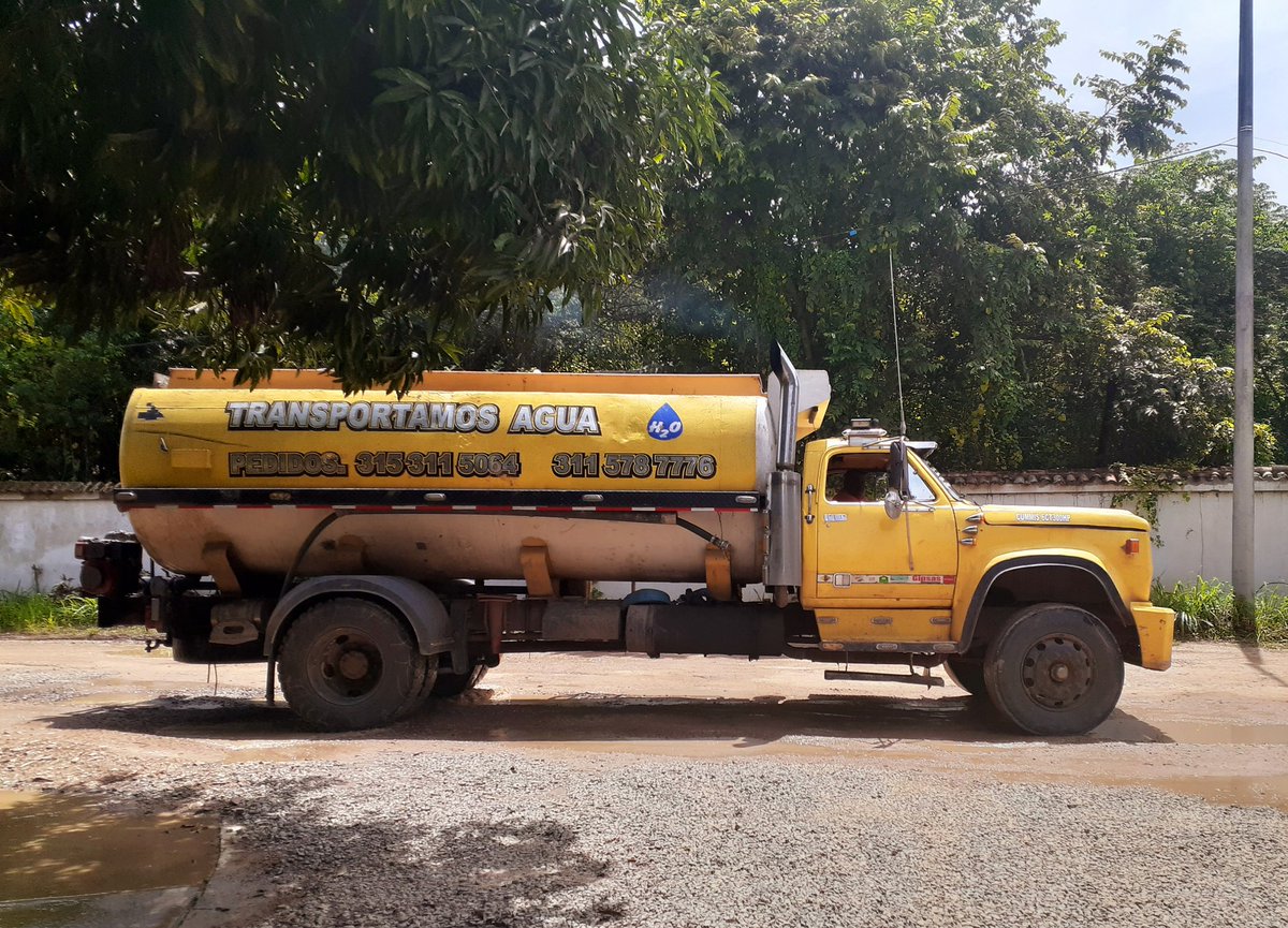 CarabinAnne's tweet photo. Water treatment plant in Colombia with a bioalarm (with a network)... 2 words among others: turbidity and organic matter!💧 https://t.co/A5JdVX184E
