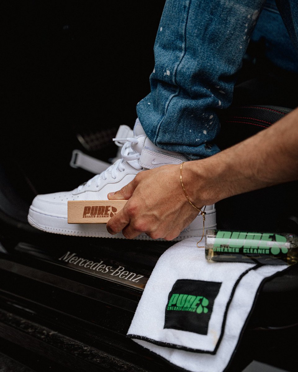 PureSNKRCleaner's tweet photo. Keep Them Forces Crispy Clean👟With Pure Sneaker Cleaner🧼
#sneakerhead #hypebeast #nike #shoecleaner #puresneakercleaner https://t.co/ZGIAeEL3B7