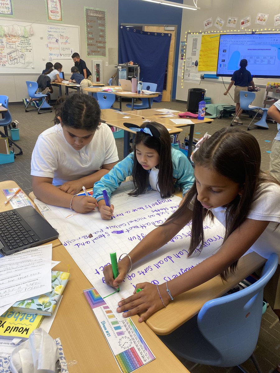 MissAndrade5's tweet image. Explorers collaborating! 

#wcsjoyfullearning