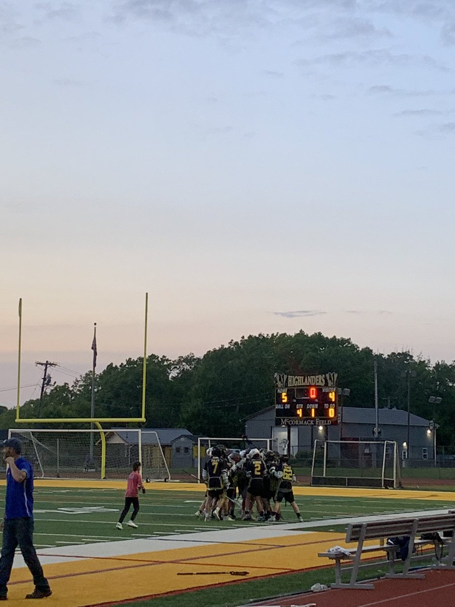 Huge congrats to our 8th grade team for their hard fought victory over Kittatinny in the semi-finals! #hometownpride <a href="/WMAthleticDept/">WMAthletics</a> @WestMilfordSupt <a href="/daniel_novak_WM/">Daniel Novak</a> <a href="/WMTHSPrincipal/">WMTHS Principal</a>