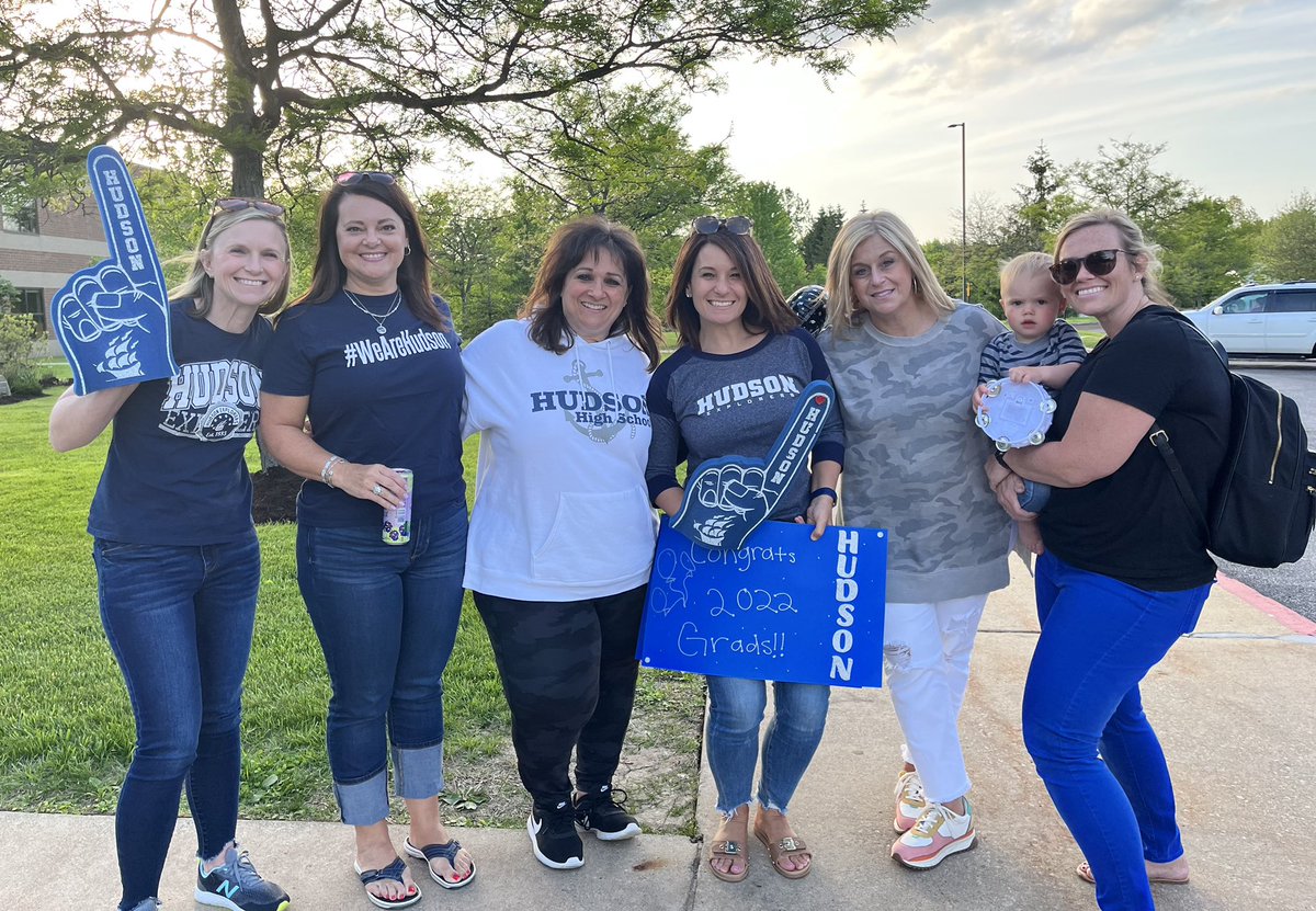 Fun night cheering on the Class of 2022 at the Senior Parade!!