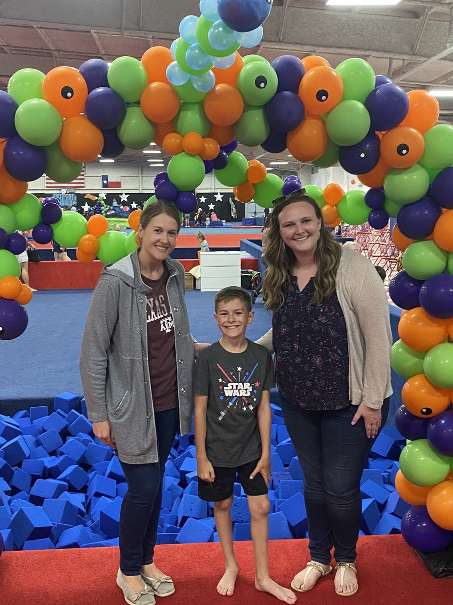 Thank you to @MsWilkinsonBES &amp; @EmJonesELAR for coming to Noah’s Mayfest Gymnastics Demonstration. It meant the world to him! 🌍 🤸 💙 <a href="/BryantElem/">Bryant Elementary</a> #BEStteachers