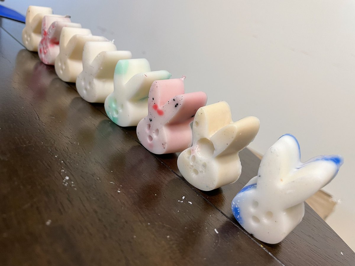 Look at these adorable candles I made 😭