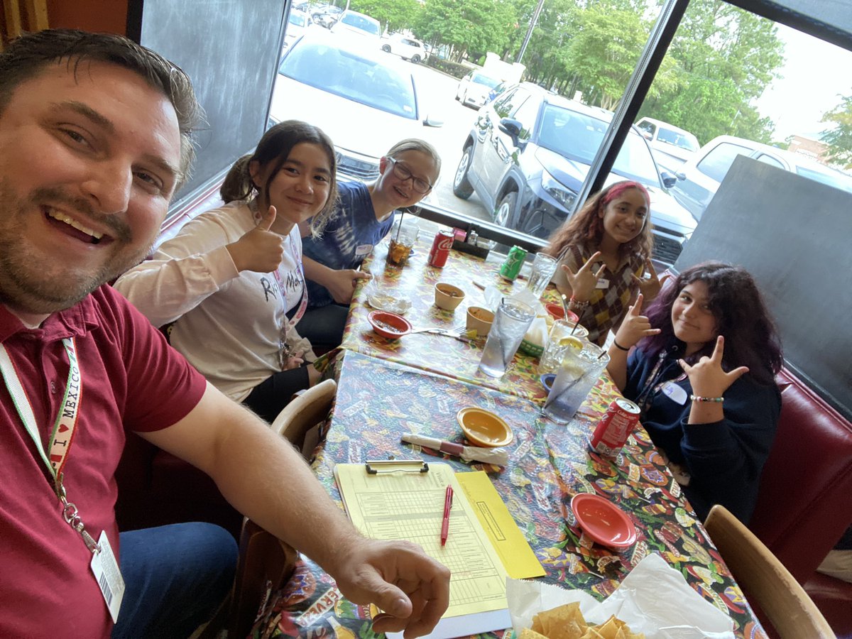 Kids ordering in Spanish at the local restaurant. Great job kiddos! You did wonderful!!!! Very proud.<a href="/HumbleISD_WMS/">Woodcreek Middle</a> <a href="/Moye_Education/">Dr. Alan Moye</a> <a href="/Hoffschnei2Rosa/">Rosa Hoffschneider</a> <a href="/scienceteachwms/">Lisa Campbell, M. Ed.</a> <a href="/Pineda_AP_WMS/">Ruben Pineda</a> @BSmith_AP <a href="/MoliverMediaSp/">Misty Oliver</a> <a href="/MrsMartin2168/">Nicole Martin</a> @MeauxTeaching <a href="/LaddDessa/">Jo Dessa Ladd</a> @gdeleonwms <a href="/ToniGossArt/">Toni Goss</a>