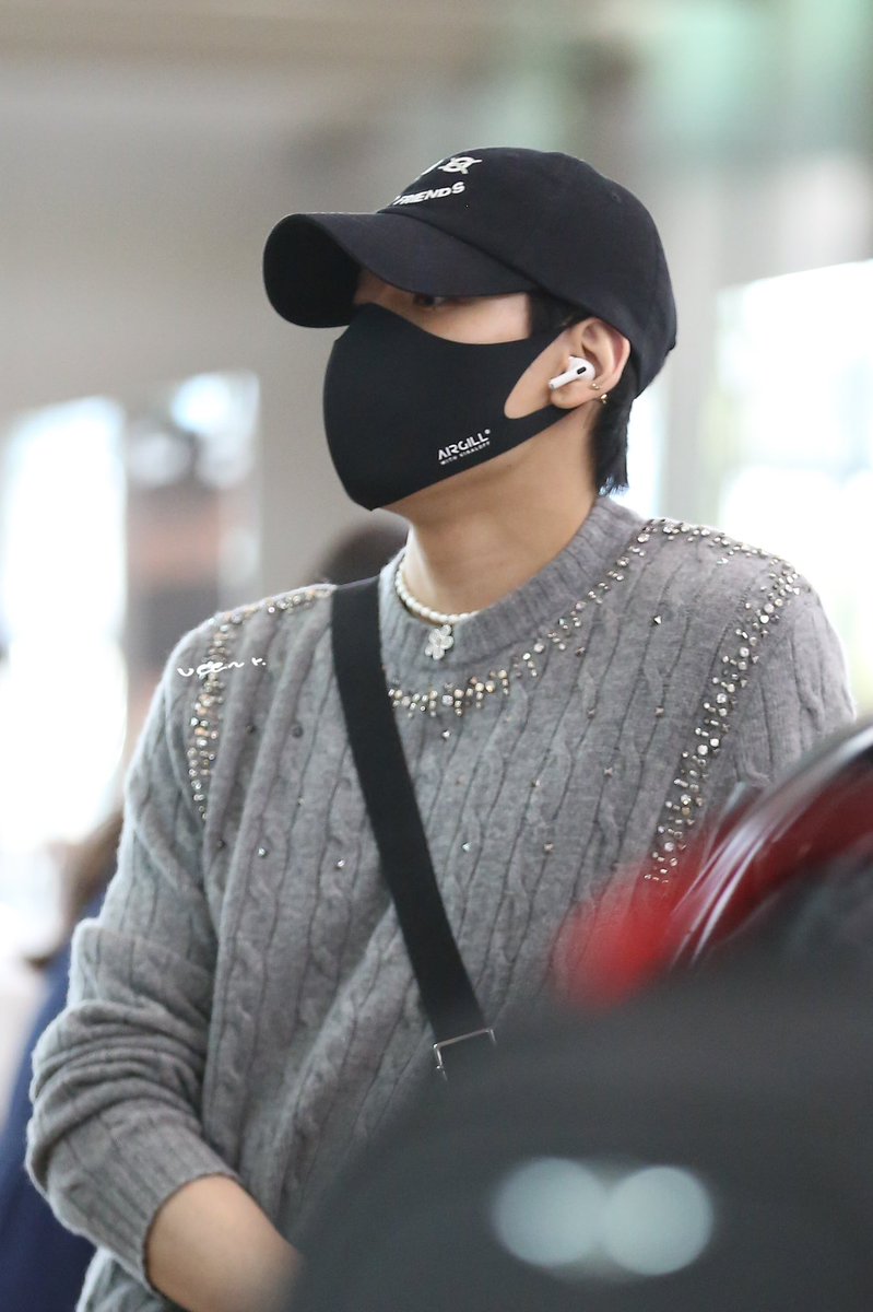 aveeporn's tweet photo. 220525 icn bkk 🐍🐊

#MARK 
#BAMBAM  
@GOT7 #GOT7 https://t.co/CU2KtPhLfi