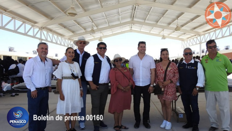 LaGuiadePenasco's tweet photo. https://t.co/evdc9a2bSj  Los alumnos de la Secundaria Técnica Estatal Numero 21 cuentan con un espacio para practicar actividades deportivas y realizar actos culturales y ceremoniales al entregar el alcalde Jorge Pivac la cancha deportiva cívica en la que se invirtieron 965... https://t.co/wPsjbdzqUC
