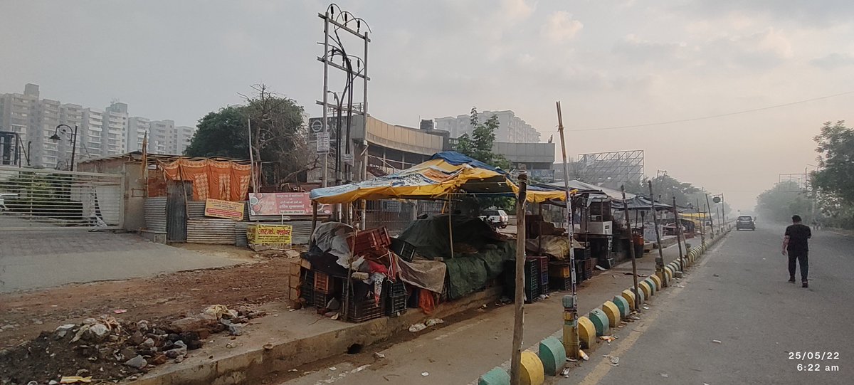 RNExtnResidents's tweet photo. @gdagzb @dm_ghaziabad 

साइकिल ट्रैक और फुटपाथ पर कब्जा पूरे राजनगर एक्सटेंशन में है और यह कब्जा हमारे GDA के अधिकारियों को, पुलिस आदि किसी को नही दिखता है।

वजह क्या है ?

कितनी ही शिकायत करने के बाद भी कोई पक्की कार्यवाही नही होती है।

इतनी उदासीनता क्यों राजनगर एक्सटेंशन से ? https://t.co/sHTrfzJkhU