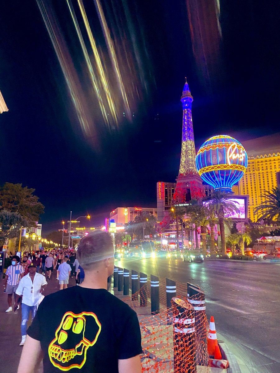 spotted 👀 ape in #LasVegas 🤩🚀
@Ren_____ner 
<a href="/BoredApeYC/">Bored Ape Yacht Club 🍌</a>
