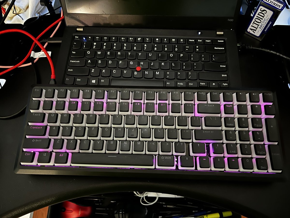datcoutureblond's tweet photo. Here’s a still shot of the keyboard my fiancé and I made using the @CraftComputing videos as our guide. LOVE this keyboard! https://t.co/36n9BLPB8H