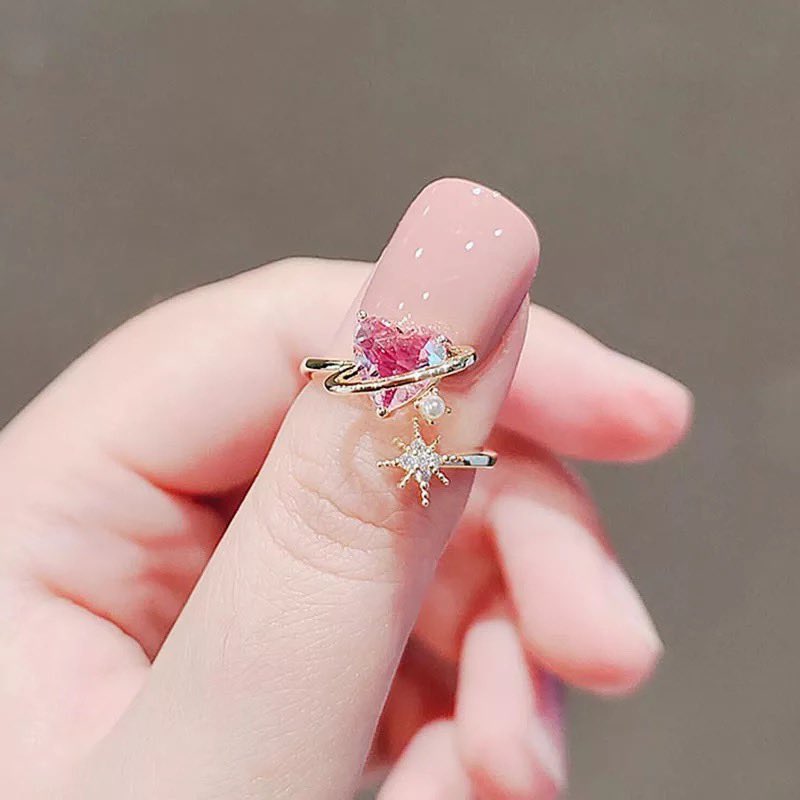 studiolaluna1's tweet photo. {pre-order} Heart universe ring แหวนทองเหลืองชุบทอง 18k ไม่มีส่วนผสมของ nickel ใครแพ้ง่ายใ��่ได้นะคะ 😽 ทำจากวัสดุไม่ลอกไม่ดำ 
Size : ปรับขนาดได้
ราคา : 150 บาท
✨มัดจำ 50%✨
💗 จองเมนชั่น 👇🏽 /ทัก DM 💗

#พรีเกาหลี #พรีออเดอร์ #แหวน #เครื่องประดับ #preorder #ring https://t.co/9FOhB3CIhS