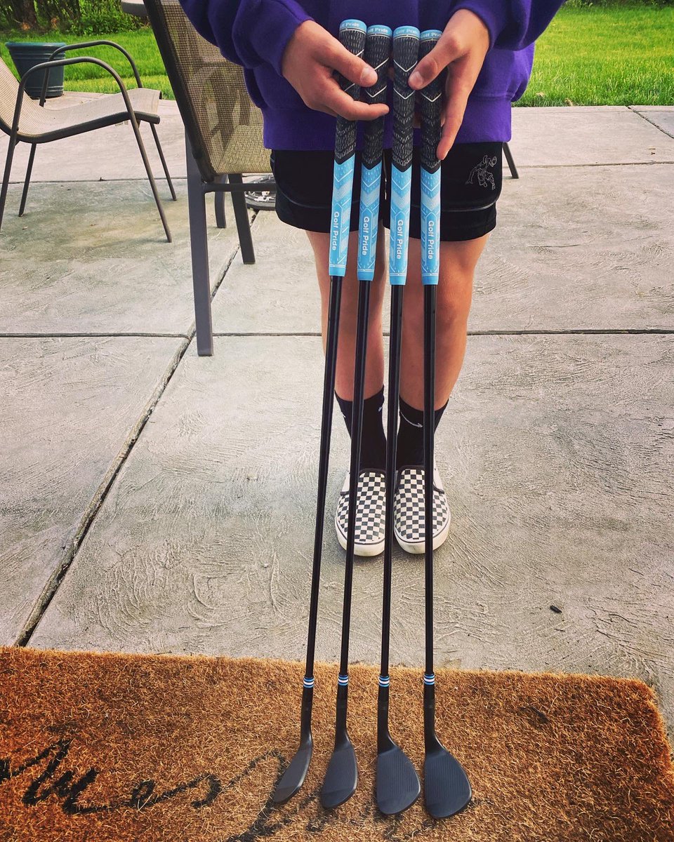 Bulldog_Golfer's tweet photo. Happy 13th bday to me!! [T200 4-6, T-100s 7-9, SM9 46-50-54-58] Time to work hard and go low this summer… @Titleist @VokeyWedges @BBandFCo @clubchampgolf @golfpridegrips @UNCmensGolf #NewSticks #golf #lefty #golfchat https://t.co/48YQbogZTs