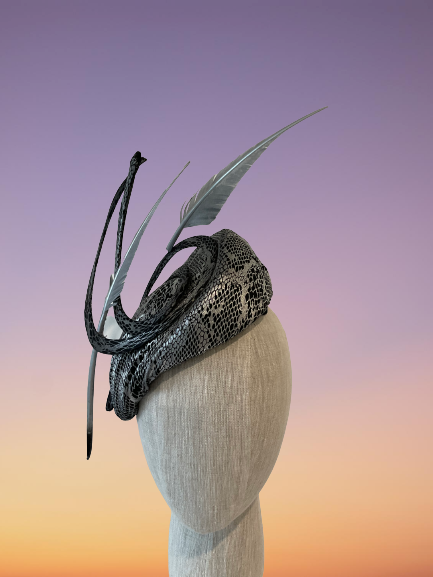 hatporium's tweet photo. Animale- pillbox hat // Stunning “Meghan” shaped hat, hand blocked in snake skin print with added features of floating feathers in tonal colours.
https://t.co/YMUHkV2tEN https://t.co/gBu7wUGfNM