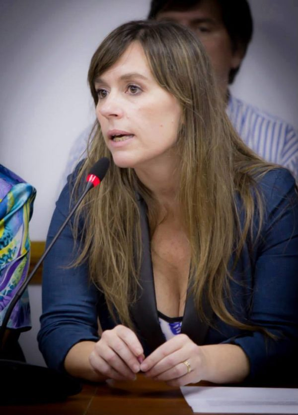 HERNIARC's tweet photo. # Texas ## #ProblemaGlobal #24May #Pichincha200Años Juliana DI TULLIO: "Actualmente en La Rioja hay 40 empresas del Estado que producen alimentos. Es una buena estrategia porque se rompe el Monopolio" https://t.co/MA0SecVfiD